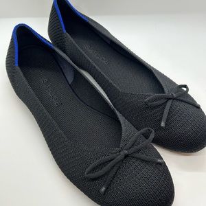 Blackout Rothy’s ballet flat with bow
